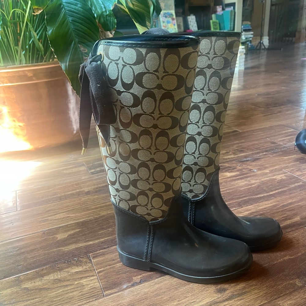 Coach rain boot size 7